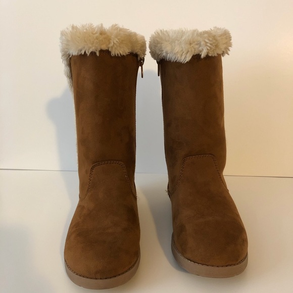 SOLD IN BUNDLE‼️ Girls brown tan boot size 3 - Picture 4 of 4